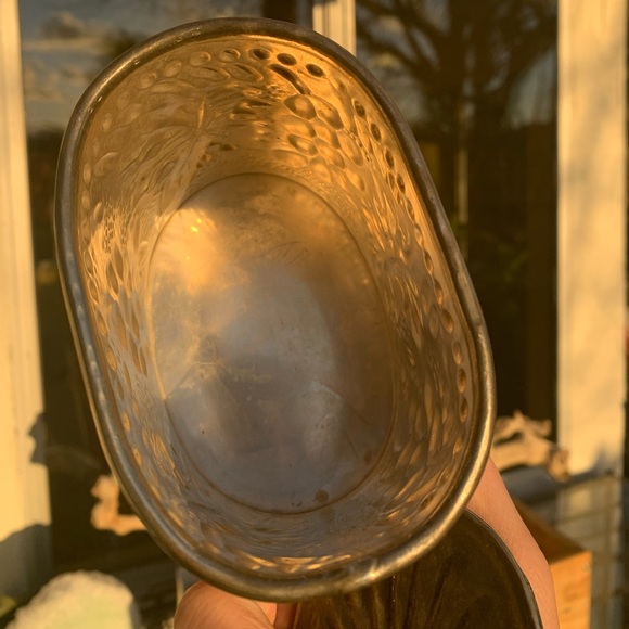 Free shipping! Vintage Silver Metal Box ~Grape & Vine Design~ - Picture 5 of 10